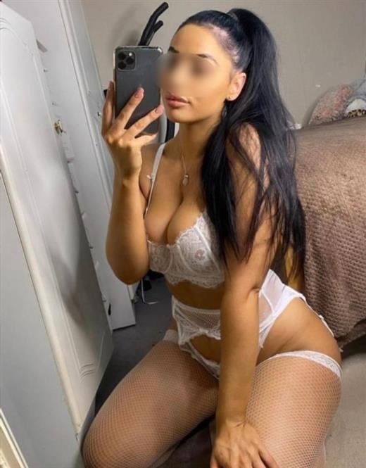 Escort modell Alina-Larisa, Bochum - 12133