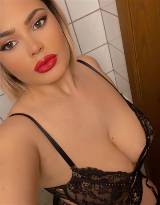 Mvumbi, escort in Köln - 1122