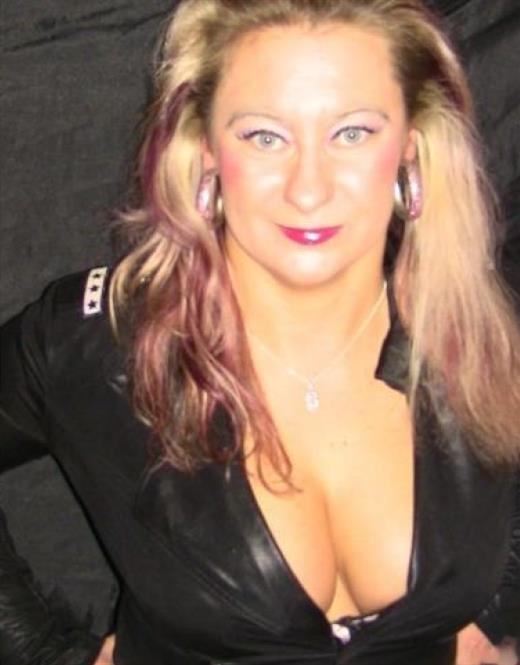 Papis, escort in Bremen - 10823