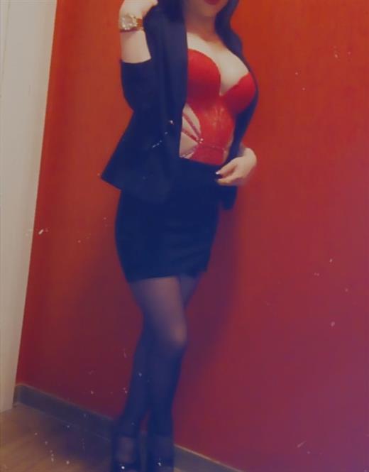 Yinqian, escort in Essen - 8925